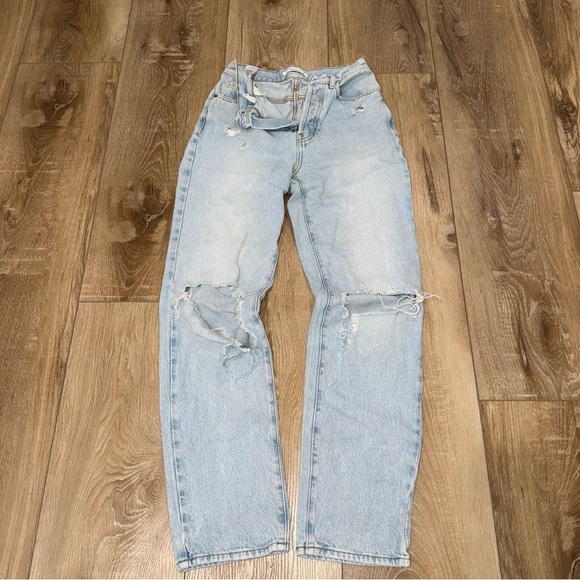 High Rise Light Blue Jeans - Picture 4 of 5